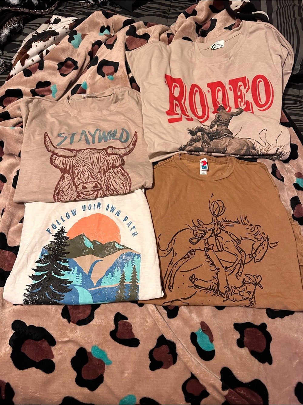 Women’s graphic tee bundle